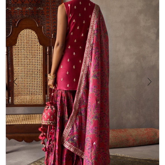 Indian suit - Picture 2 of 3